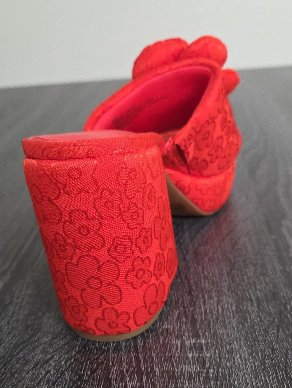Gianni Bini Red Orange Floral Platform Mule 8M. 3D Rose-Accent Thick Front Strap - Picture 4 of 12